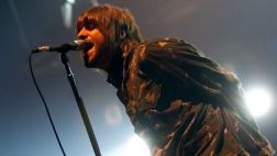 Liam Gallagher cumple reto del agua y desafía a su hermano Noel