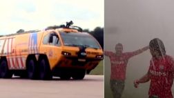 Plantilla entera del PSV pasa reto 'Ice Bucket' con 2 cisternas