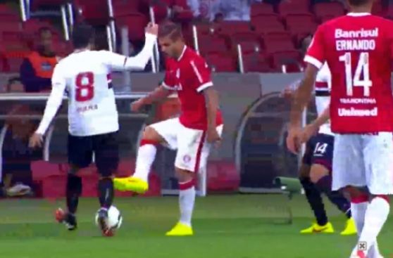 Esta vez se lo hicieron a él: Kaká sufrió esta huacha en Brasil