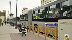 Hombre invadió vía del Metropolitano y fue embestido