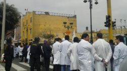 PNP niega agresiones a médicos pero anuncia investigación
