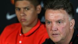 Van Gaal pasó de ser el "rey" a ser el "diablo" de Manchester