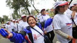 Convocan a 'abrazo multitudinario' por el Día del Adulto Mayor