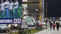 ¿Paneles electorales invaden tu distrito? Envíanos fotos