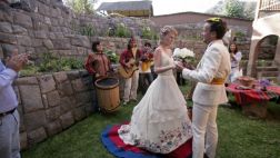 Una pareja se ha casado 66 veces y seguirá en eso...