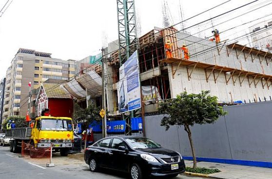 CCL: Sector construcción crecerá este año 3,1% y 3,7% el 2017