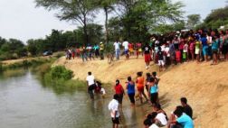 Piura: dos desaparecidos dejó la caída de un auto a acueducto