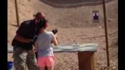 Así murió el instructor que le enseñaba a disparar a una niña