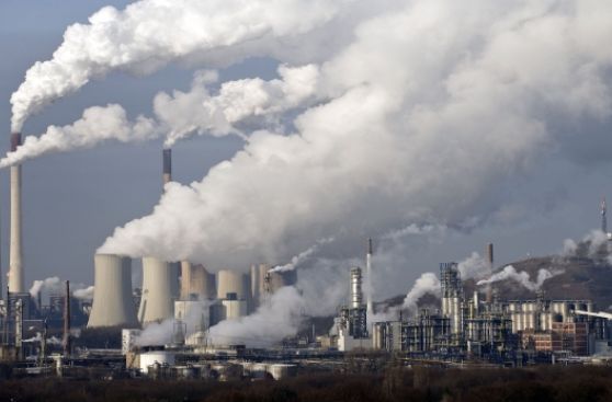 Ministro de Ambiente defiende alza de ISC a petróleo industrial