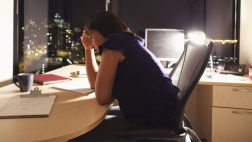 Cinco motivos por los que se aprovechan de ti en la oficina