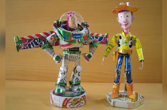 Artista japonés crea sorprendentes esculturas con latas vacías