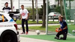 VIDEO: Müller vs. un auto de Rally que 'patea' derrapando