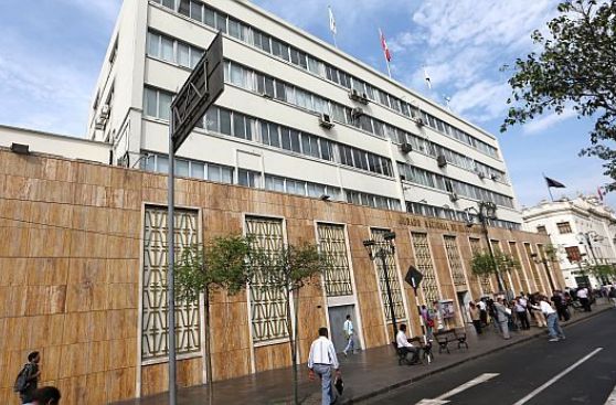Vigilancia sin "full HD", por Carlos Meléndez