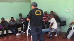 Detienen a nueve senegaleses ilegales en la Panamericana Sur
