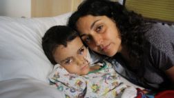 Niño con cáncer sacado del hospital estaba en España