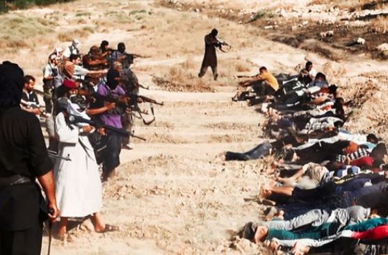 Iraq: milicianos del Estado Islámico fusilaron a 770 soldados