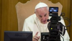 Papa Francisco a joven salvadoreño: "Cuidado con las maras"