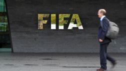 Arrestan a miembro de la FIFA por corrupción y lavado de dinero