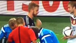 ¿Dos futbolistas jugaron al 'Yan Ken Po' en la lesión de Reus?