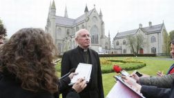 Papa acepta la renuncia de cardenal acusado de encubrir abusos