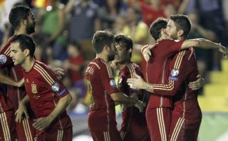 España renace con goleada de 5-1 sobre Macedonia por Euro 2016