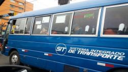 Cústeres pintadas de azul pueden operar en eje Tacna-Arequipa