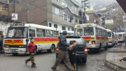 Cústeres iniciaron cobro a escolares hasta el corredor azul