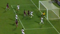 El gol de Alexander Callens con el que Perú se adelantó a Qatar