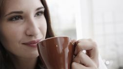 Sin cansancio: Conoce la forma de aprovechar el café y el sueño