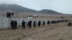Policías se concentran en Pucusana para desalojar a invasores