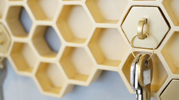 Decora tu casa con este panal de abejas pensado para tus llaves