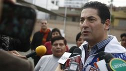Salvador Heresi está implicado en extraño lío migratorio