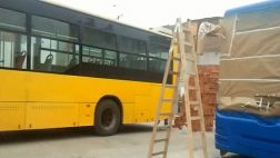 Pintan de azul buses que serían del Metropolitano