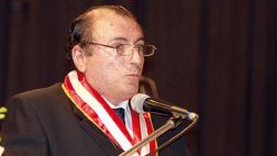 Rector que postulaba a gobierno regional deja campaña por salud