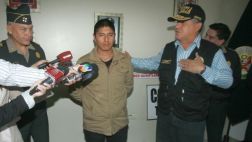 Policía que evitó asalto a pasajeros de microbús será ascendido