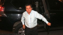 León admite relación profesional con empresa de Sánchez Paredes