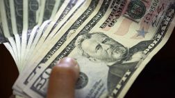 Dólar se deprecia levemente a S/.2,903 al término de la jornada