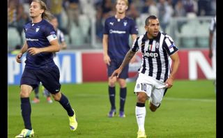Volvió con golazos: Tévez marcó en Champions tras cinco años