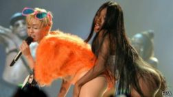 México: investigan show de Miley Cyrus por gesto con la bandera