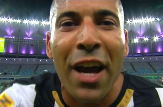 Emerson Sheik insultó a la CBF por TV tras ser expulsado