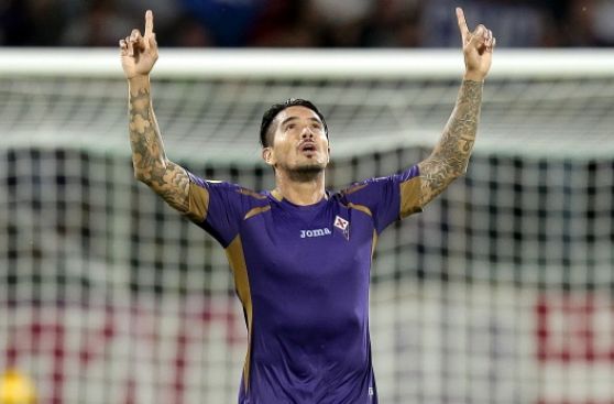 Fiorentina goleó 3-0 a Guingamp con un gol de Juan Vargas