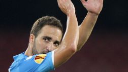 Napoli ganó 3-1 en casa con gol y asistencia de Higuaín