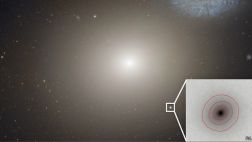 Astrónomos descubren enorme agujero negro en pequeña galaxia