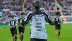 Papiss Demba Cissé y el emotivo mensaje para Jonás Gutiérrez