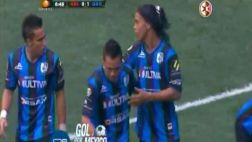 Ronaldinho anotó su primer gol en México y celebró con samba