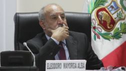 Fujimorismo busca votos para lograr la censura de Mayorga