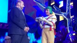 Édgar Vivar recibió premio honorífico de los Kids Choice Awards