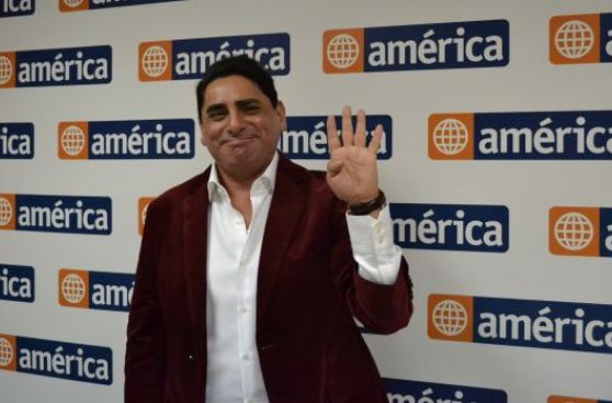 Carlos Álvarez tendrá secuencia de humor político en América