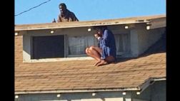 Aterradora imagen: una mujer se esconde de un intruso