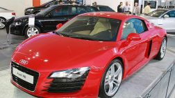¿Cuánto cuesta alquilar un auto premium en el mercado local?
